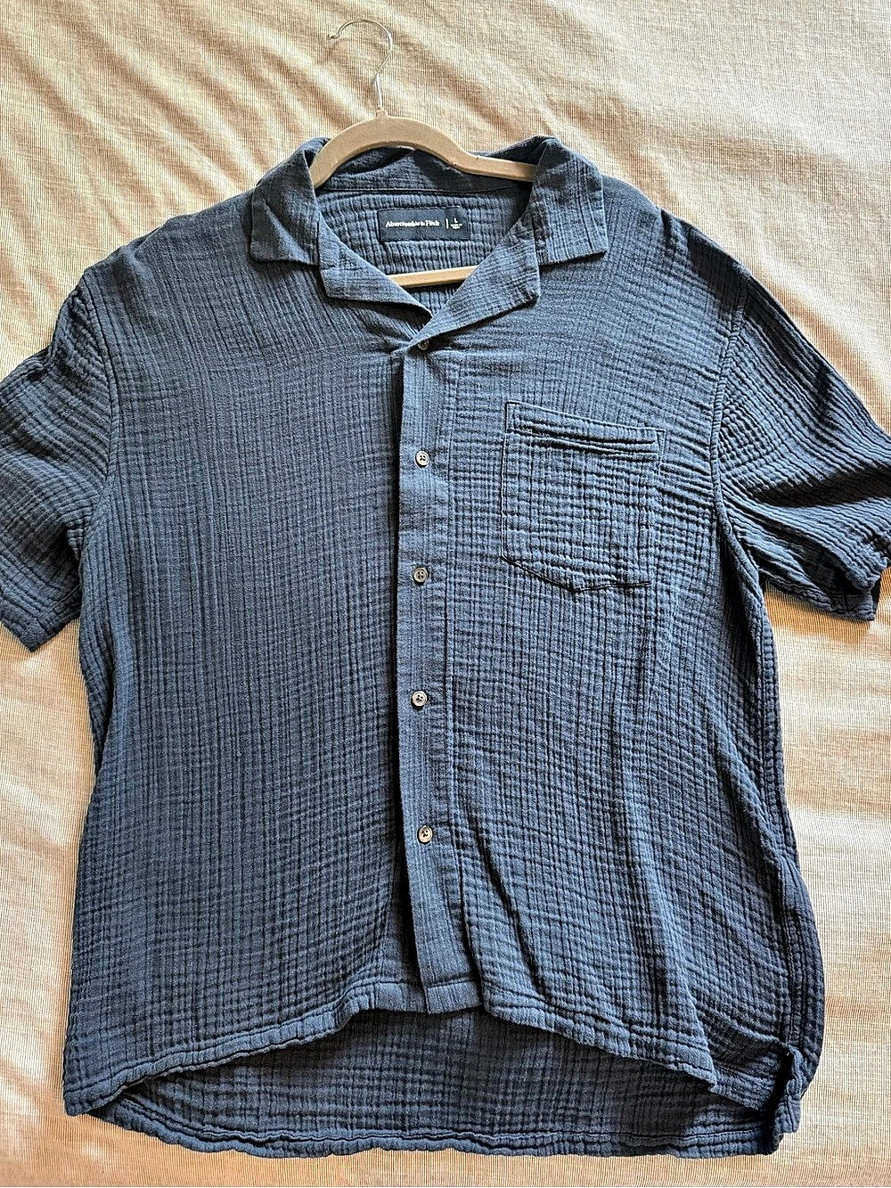 Abercrombie & Fitch Camp Collar Short Sleeve Button-Up Shirt Blue Large